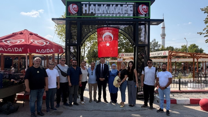 LALAPAŞA BELEDİYE BAŞKANI GELDİ: “HALK KAFE’MİZİN KAPILARI HERKESE AÇIK”